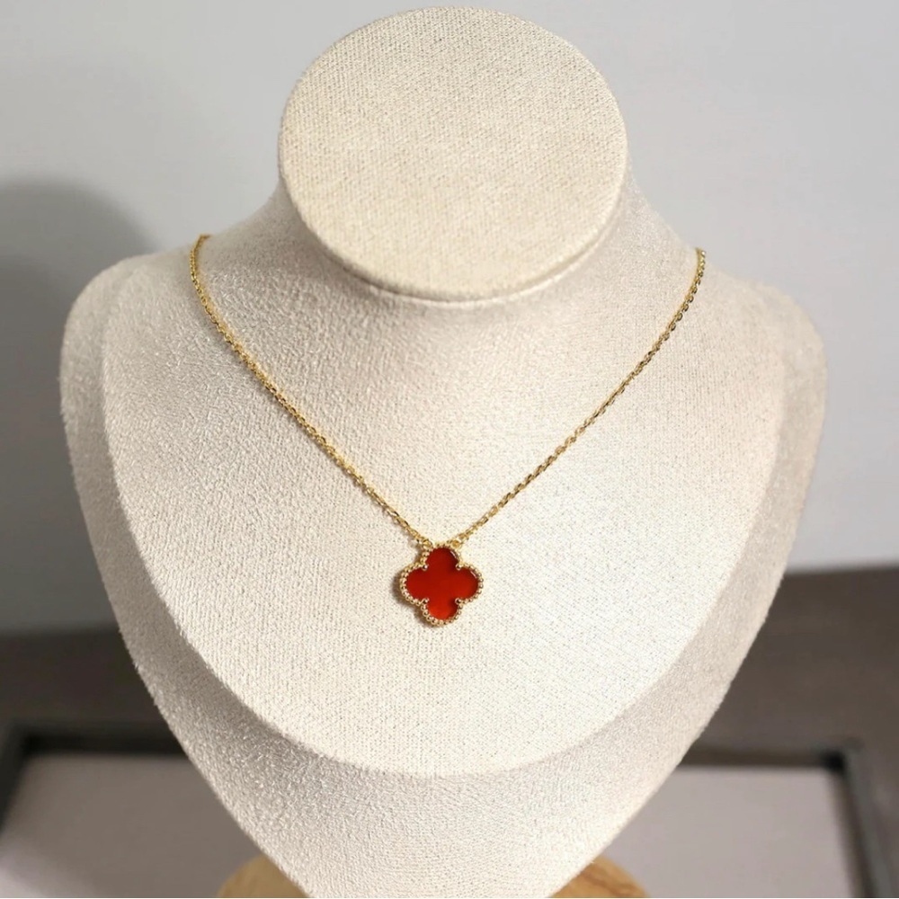 Red clover necklace